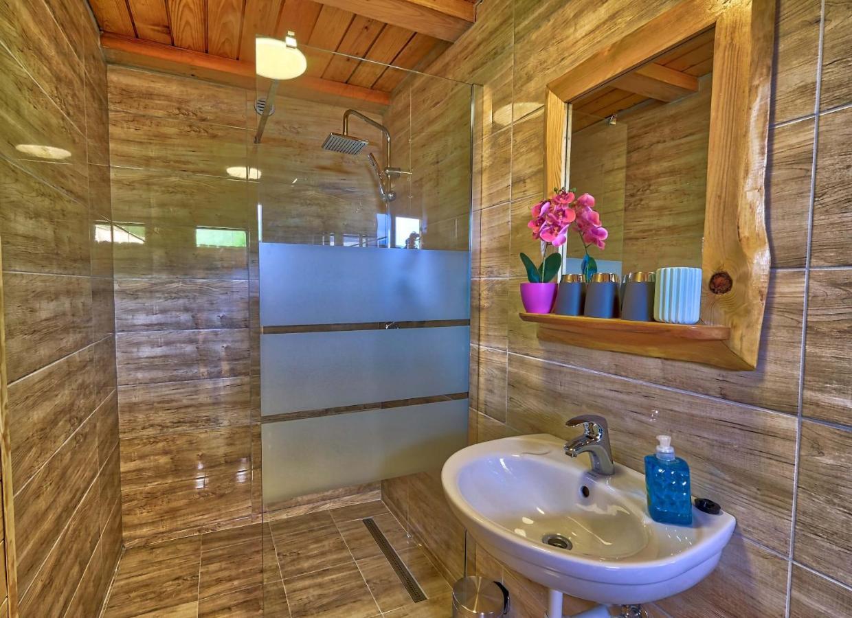 Glamping Brodej Hotel Vitanje Kültér fotó